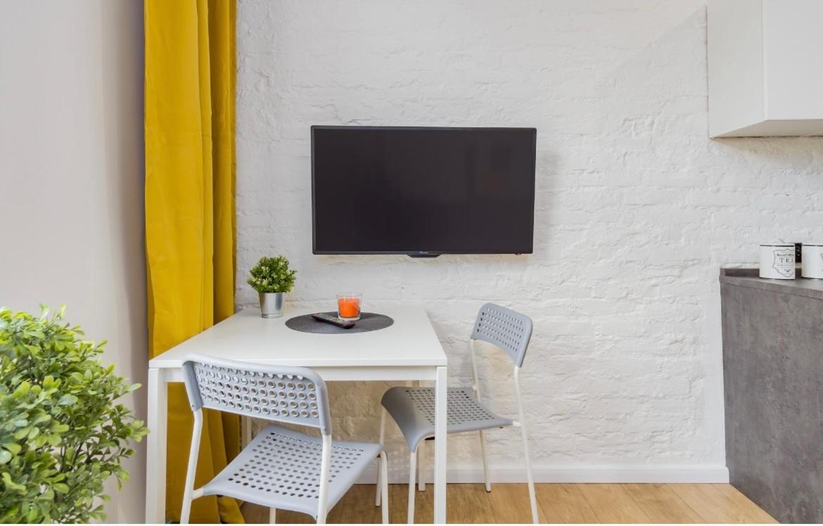Kawalerka W Srodmiesciu 24 Apartamento Łódź Exterior foto